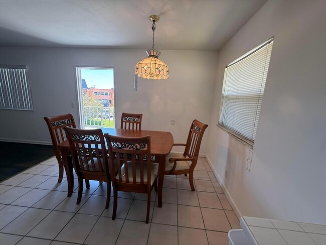 Photo - 516 Saxony Dr