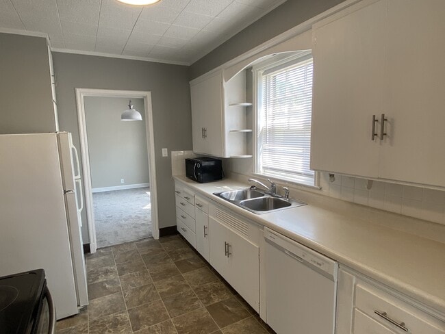 Photo - 1853 S 50th St