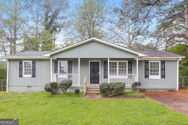 Photo - 583 Lakeridge Cir SE House