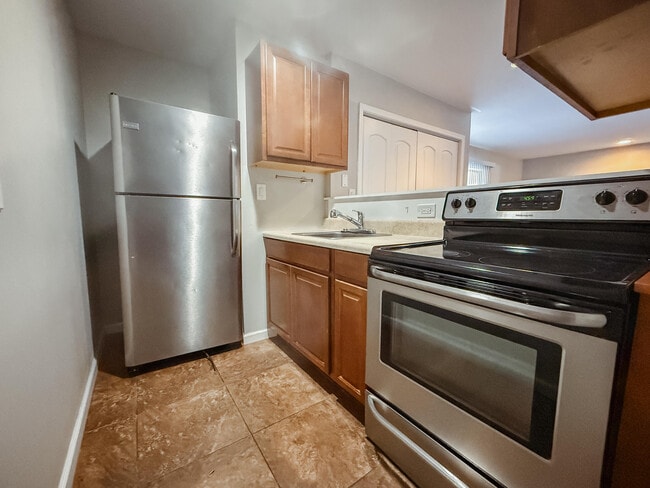 Photo - 403 Marshall Ct Unit 3