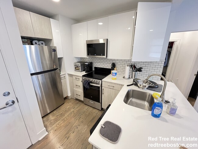 19 #20 - 1 Peterborough St Unit 19 Peterborough #25