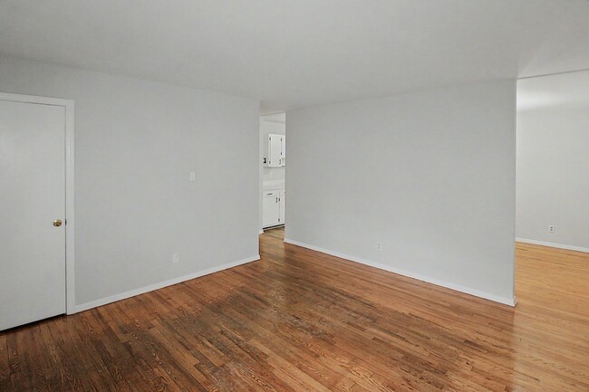 Photo - 2700 Thornton Rd