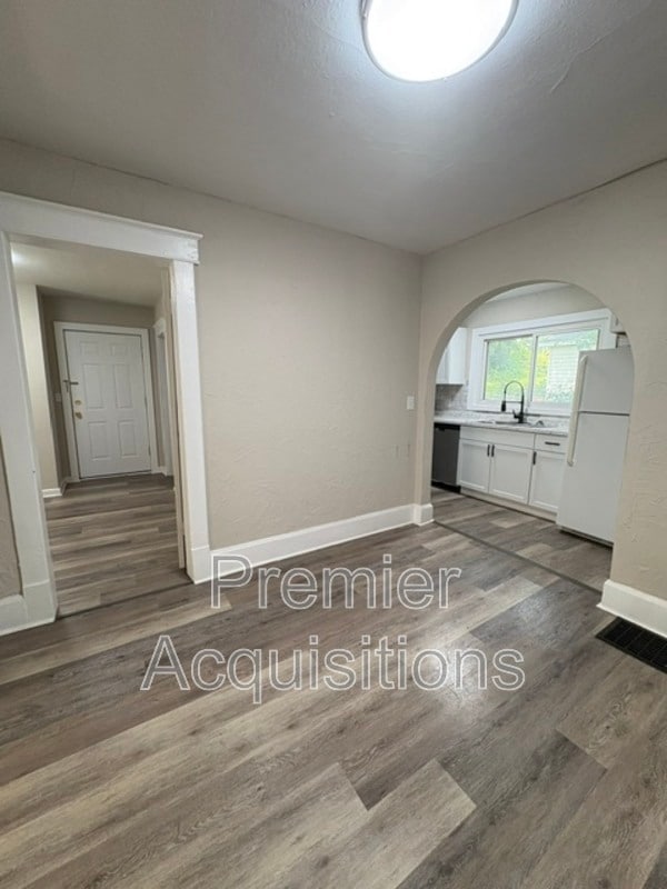 Photo - 3318 Fernwood Ave