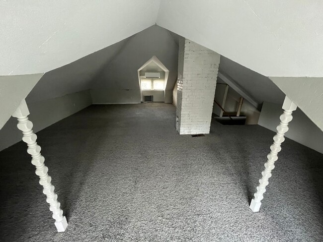 Building Photo - OM-910 N 9th Street Unit 3