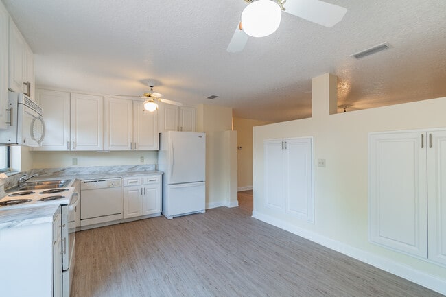 Photo - 2519 Elderberry Dr