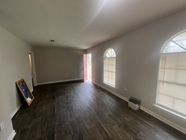 Photo - 2915 Longwood Dr
