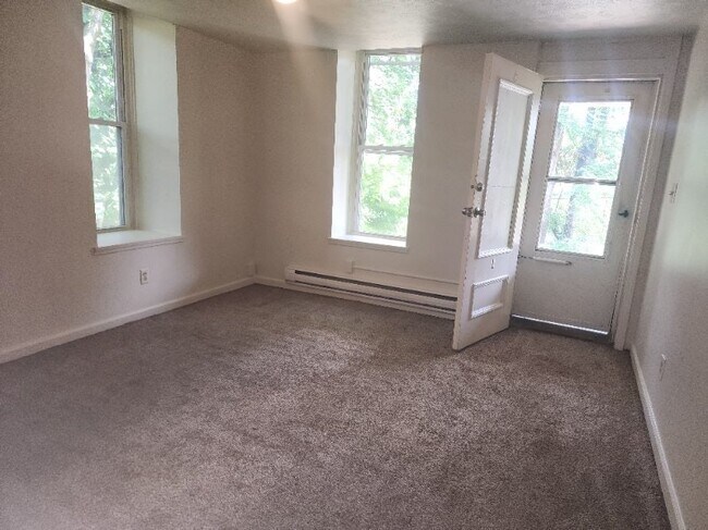 5 E Division St