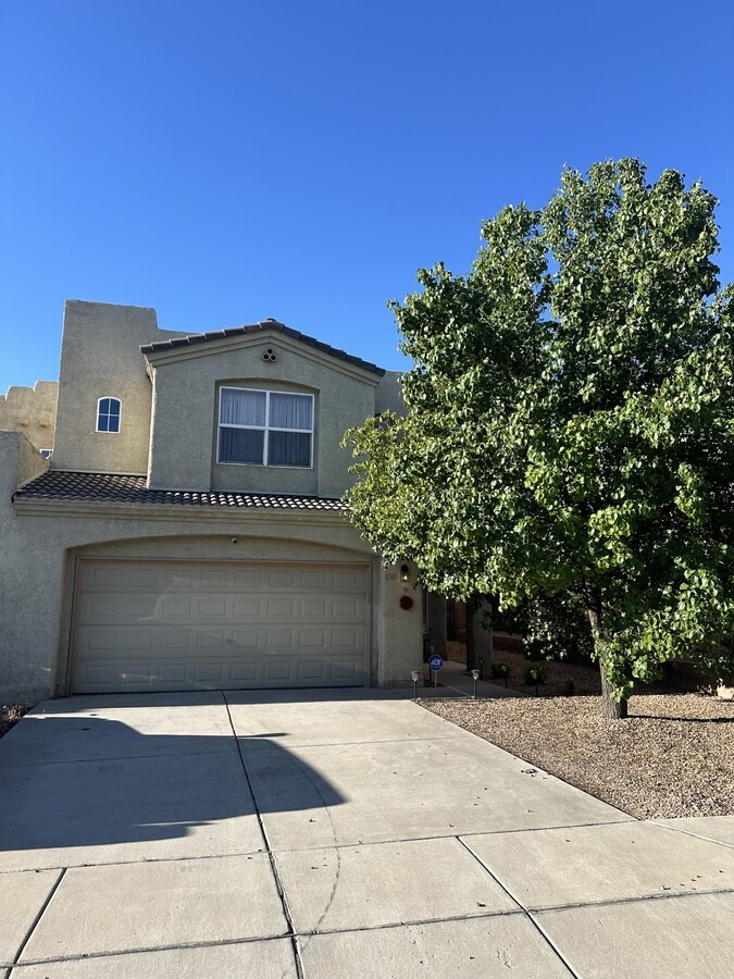Photo - 6540 Los Pueblos Pl NW House