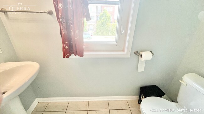 Photo - 52 Commuter Dr