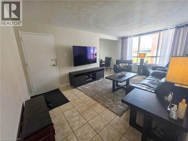 Photo - 347 Waterloo St