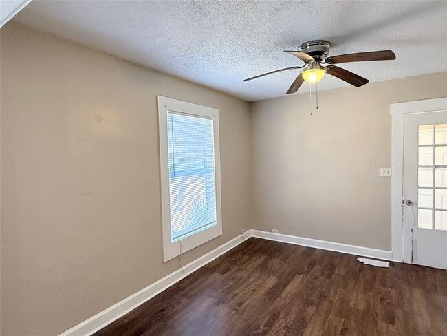 Photo - 2609 4th St S