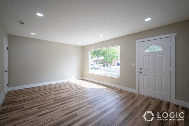 19 E 1300 S Unidad Upstairs