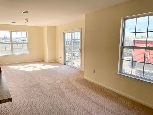Building Photo - 149 Avenue E Unit 149 #2