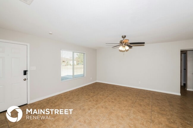 Photo - 5611 N 32nd Dr