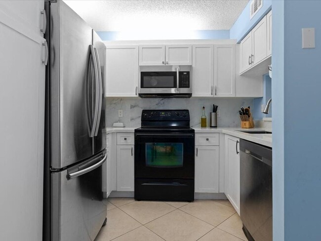 Photo - 5415 Verona Dr Unit C