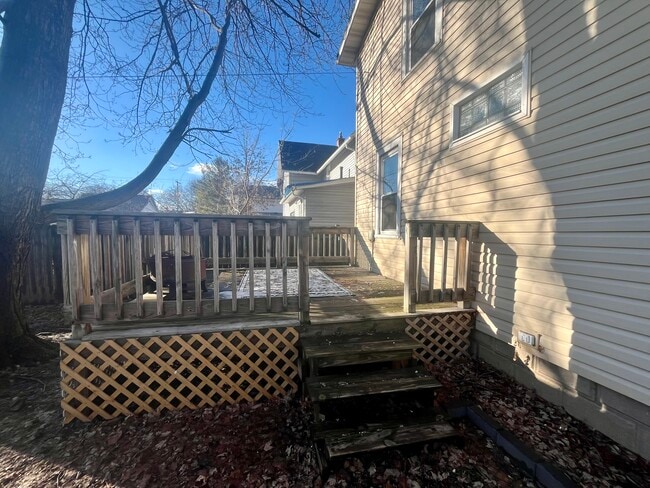 Photo - 817 W Packard St