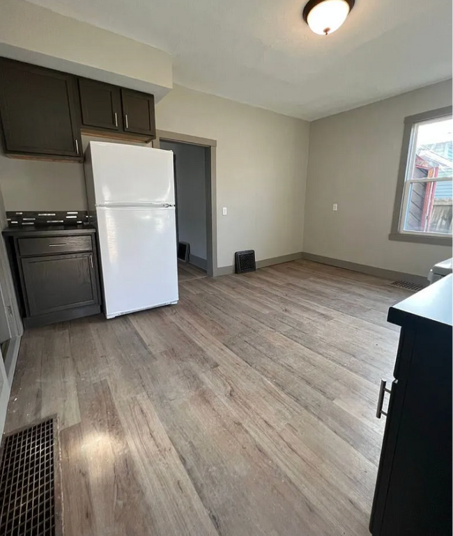 Photo - 1025-1027 Redfield Unidad 1025