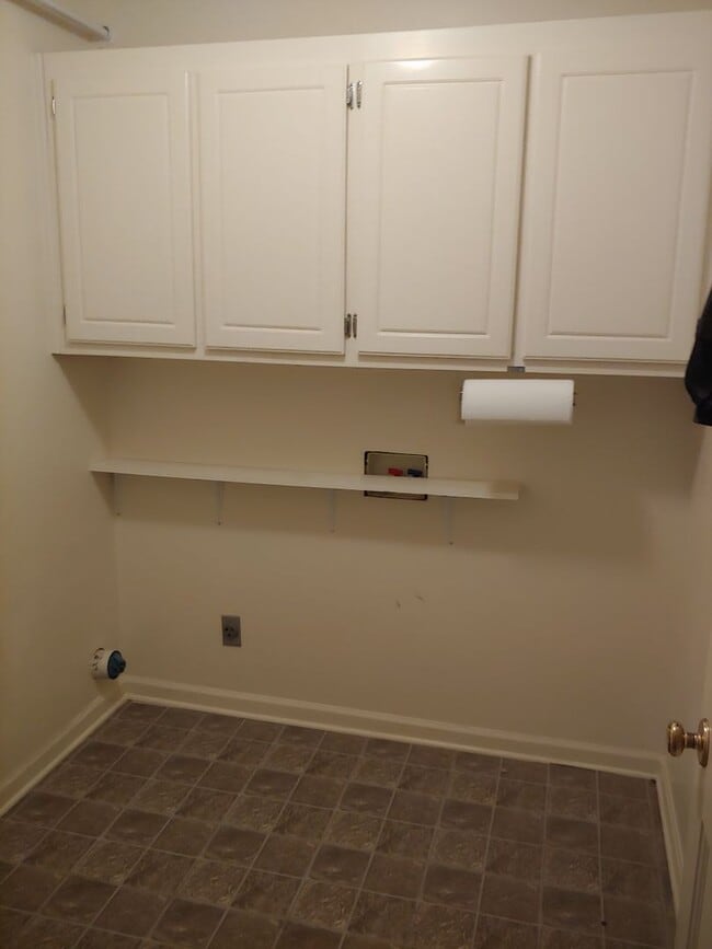 Building Photo - 4001 Hanover Ct Rental