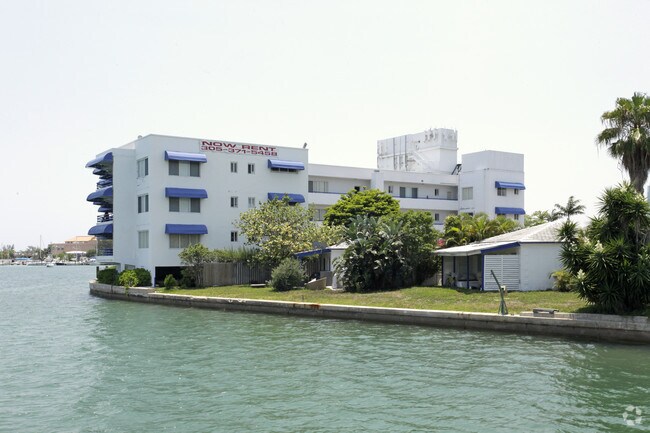 Photo - Venetian Isle Apartments