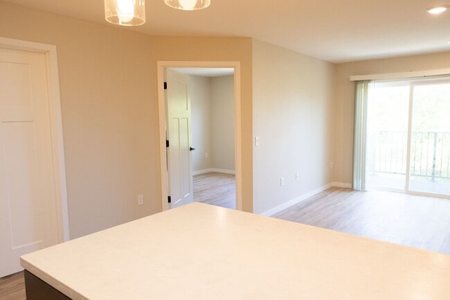 Photo - Riverview Apartments
