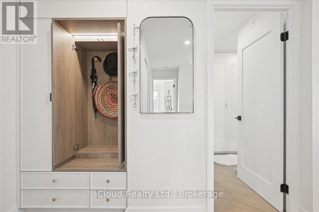 Photo - 2210 Lakeshore Rd. Unit 805