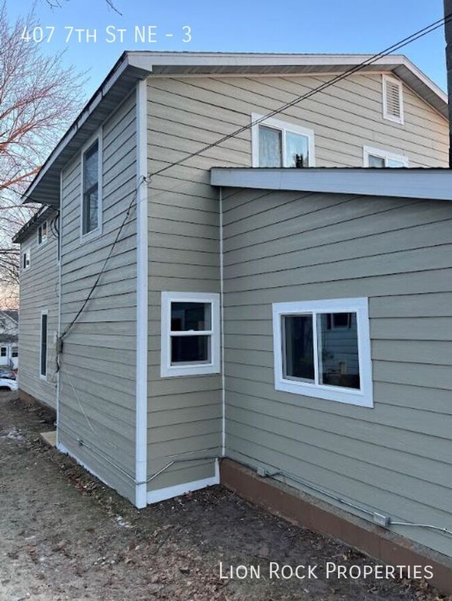 Photo - 407 7th St NE Apartment Unit 3