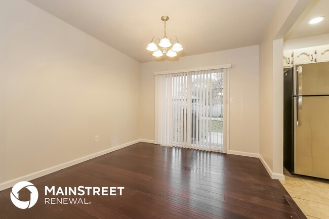 Photo - 113 SE Rockwood St