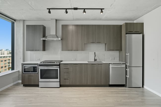 Building Photo - 950 W Washington Blvd