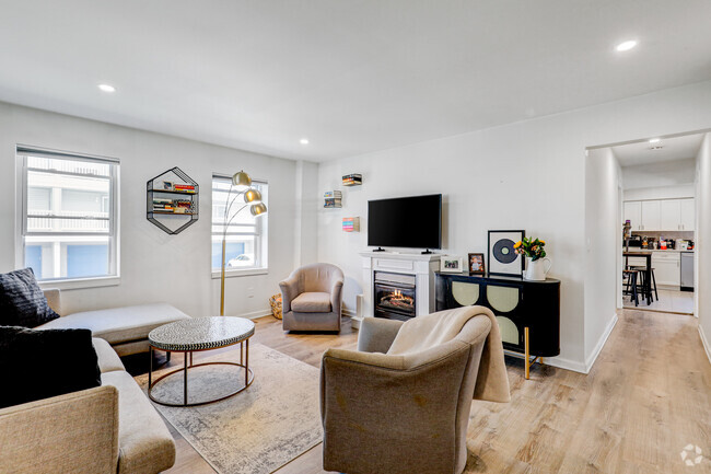 Building Photo - 606 Beach Ave Rental