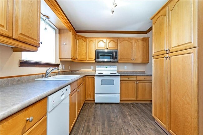 Photo - Charming 3-Bedroom Duplex in West Norman