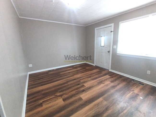 Photo - 4-Bed, 2-Bath house with huge backyard