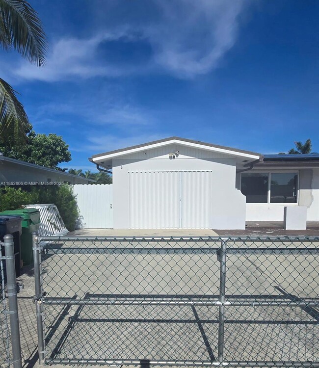 Building Photo - 19733 SW 119th Ct Unit 1 Rental