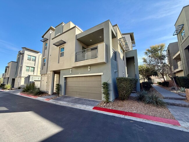 2/BD 2.5/BA Luxury Gated Townhouse in Summ... - 2/BD 2.5/BA Luxury Gated Townhouse in Summ...