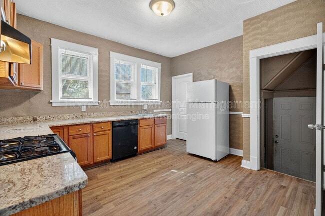 Photo - 2330 Hord Ave