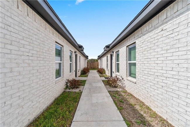 713 N Maryland St Unit 4