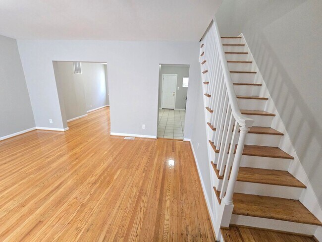 Photo - Beautiful 3 Bedroom 2 Bathroom East Baltim... House