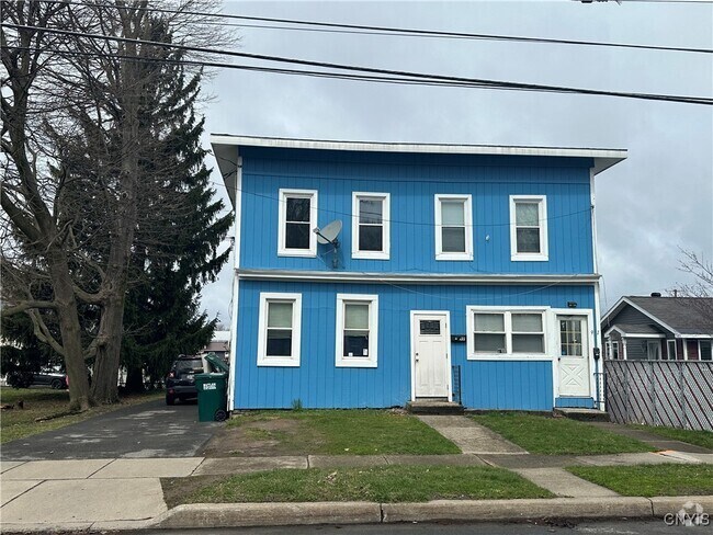 Building Photo - 97 E Seneca St Rental