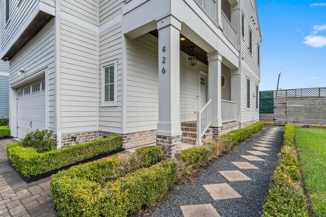 Photo - 426 Marshall St