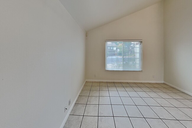 Photo - 2331 Sweetwater Dr