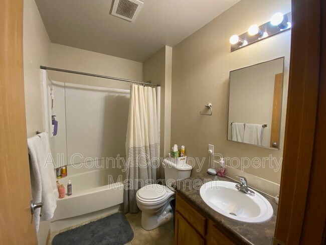 Photo - 621 E Mitchell St