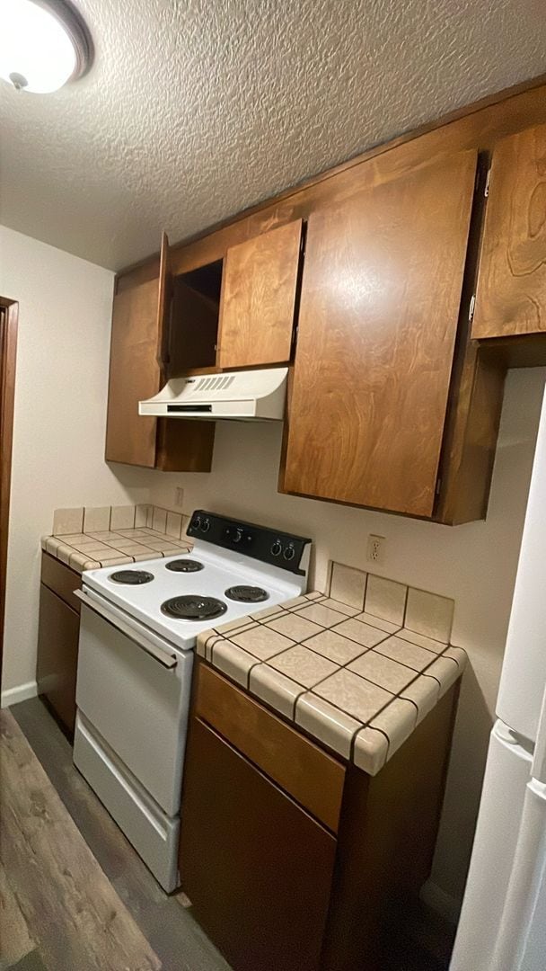 Photo - 2 Bed, 1.5 Bathroom Apartment Unit 1531-3