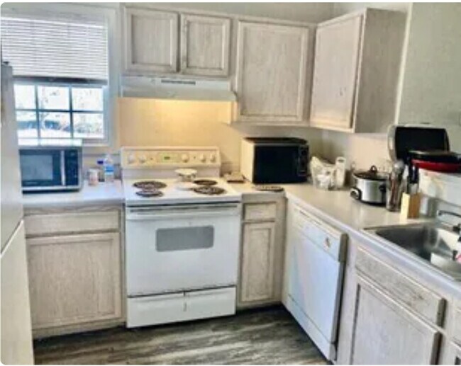 Photo - 2011 Wolfmill Dr Unit 301A