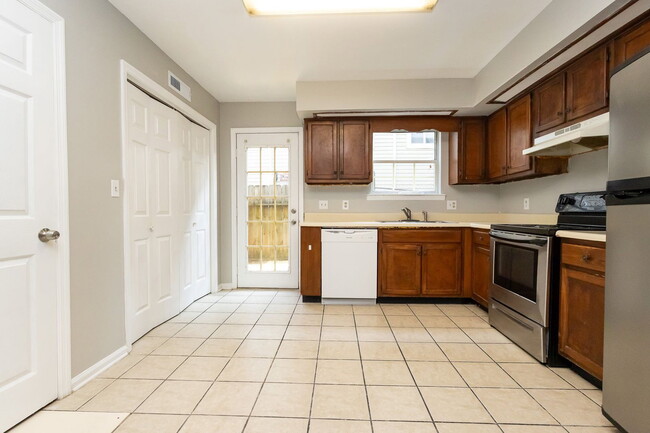 Photo - 2827 Dayton Blvd Unidad 2