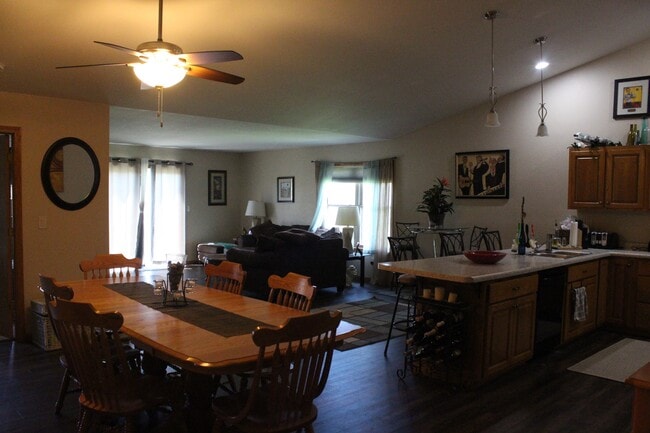 Photo - 1722 Crooked Ave