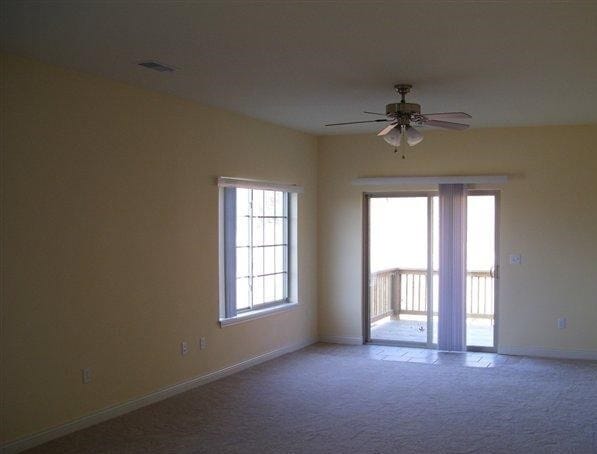 Photo - 3 bed 2 bath home with Fenced in backyard!