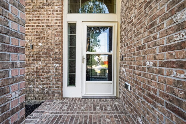 Photo - 2606 Waterbrook Ln