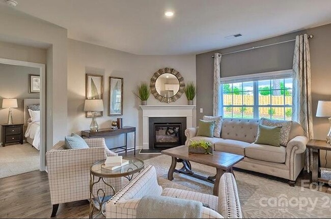 Photo - 4003 Village Blvd NW