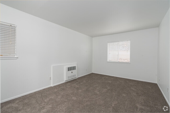 2BR, 1BA - 1100SF - Bedroom