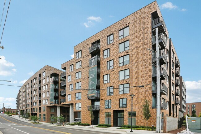 Building Photo - The Chartwell at Marathon Village