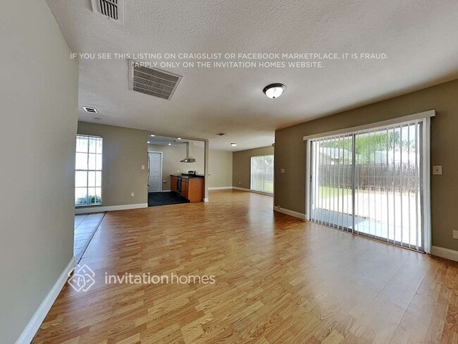 Photo - 614 W Windhorst Rd